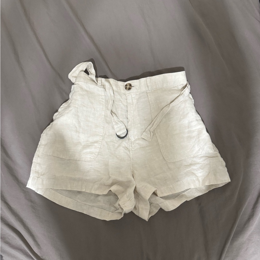 cute beige shorts 🤍